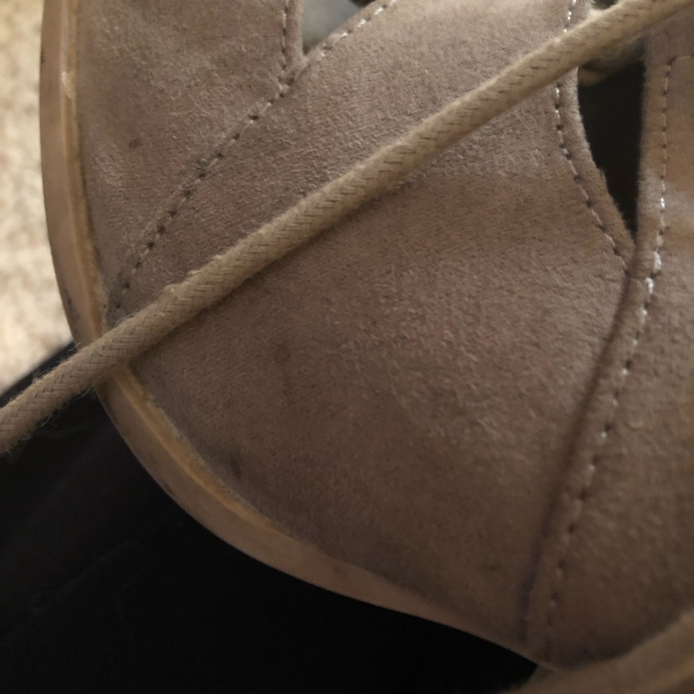 Tie-up heels - Picture 4 of 5